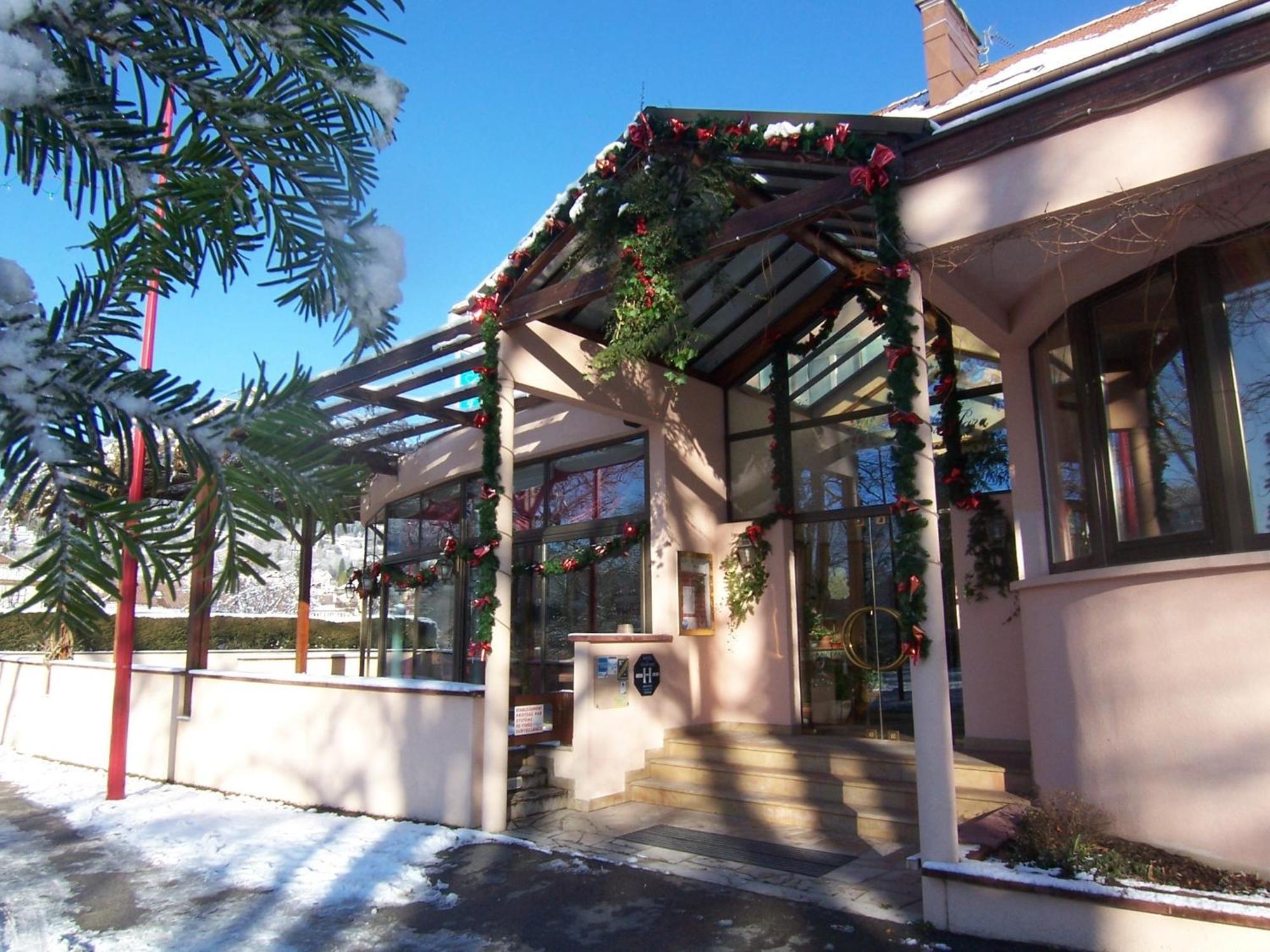 Les Loges Du Parc Hotel Gerardmer Bagian luar foto